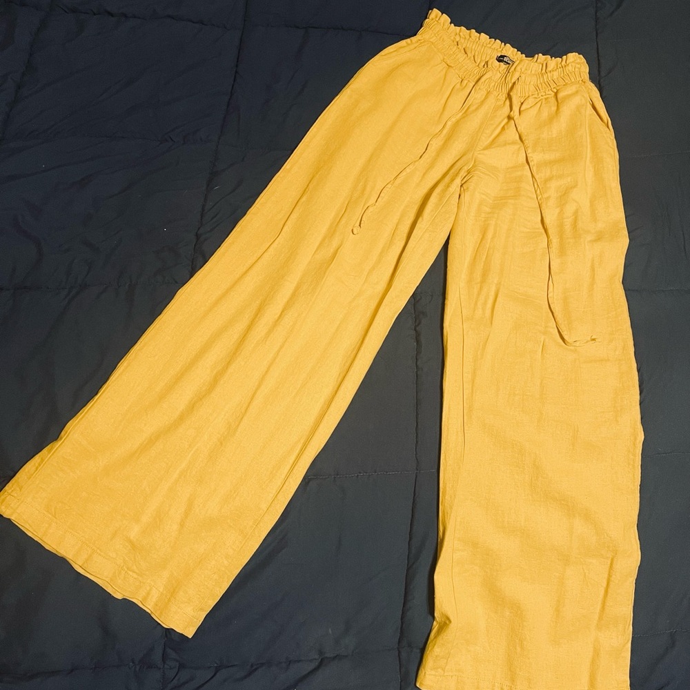 Rewash Brand Wide Leg Pants. Stretch waist with draw string Worn 1X. 32” inseam
